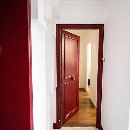 Eiffel Tower Apartment Paris